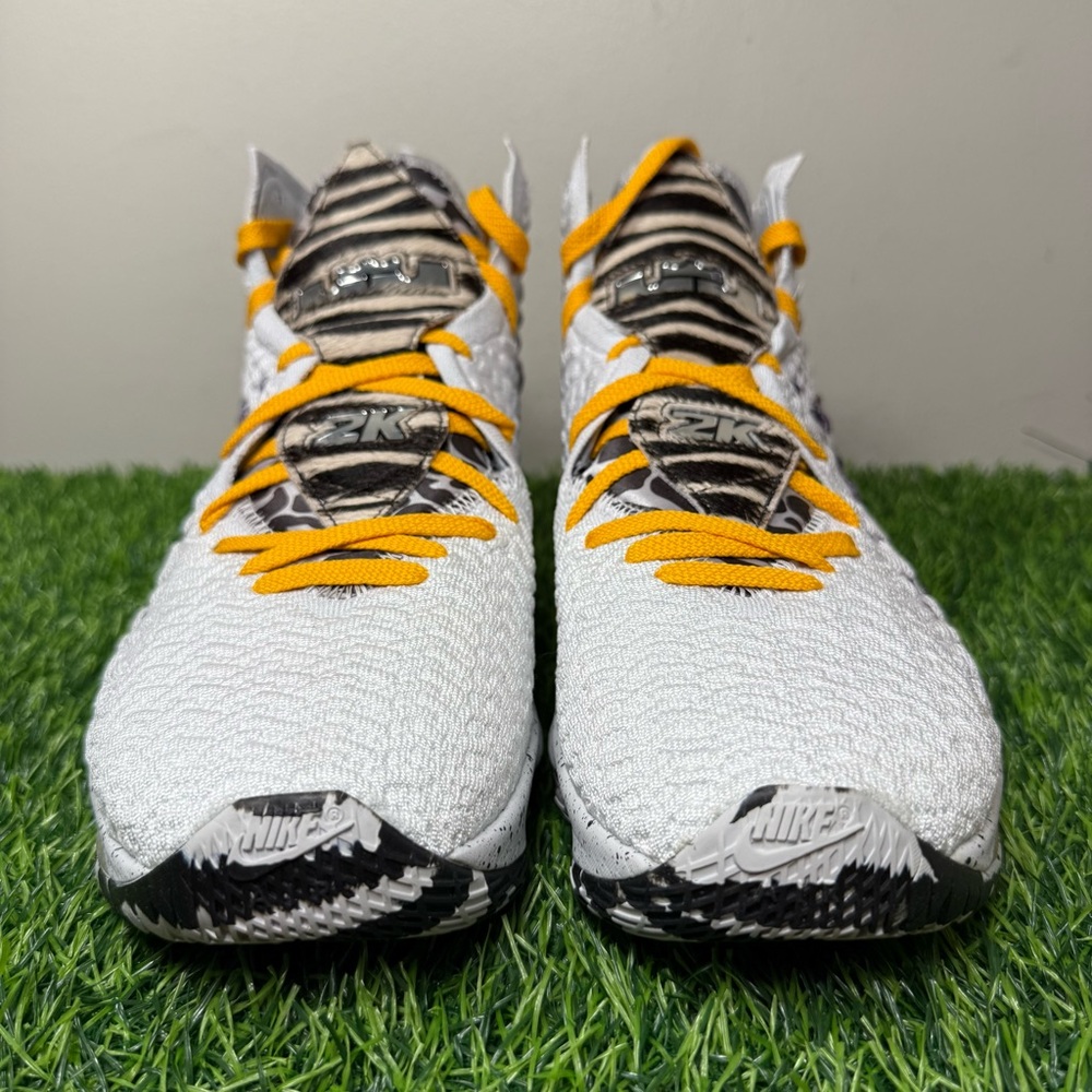 Nike LeBron 17 XVII x NBA 2K20 2K Playoffs Gamer Exclusive - Picture 5 of 13
